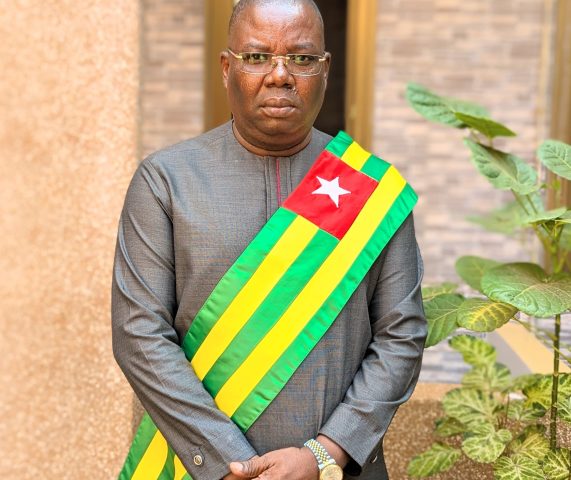 Maire TOMEGAH Dominique .